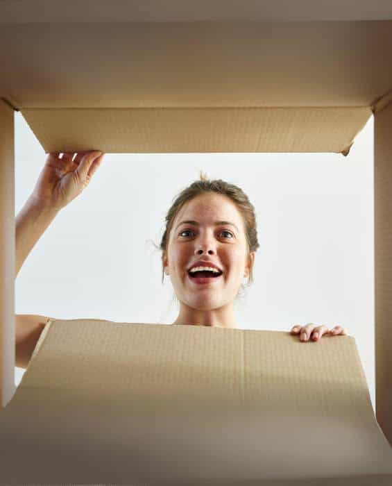 recibir compras feliz